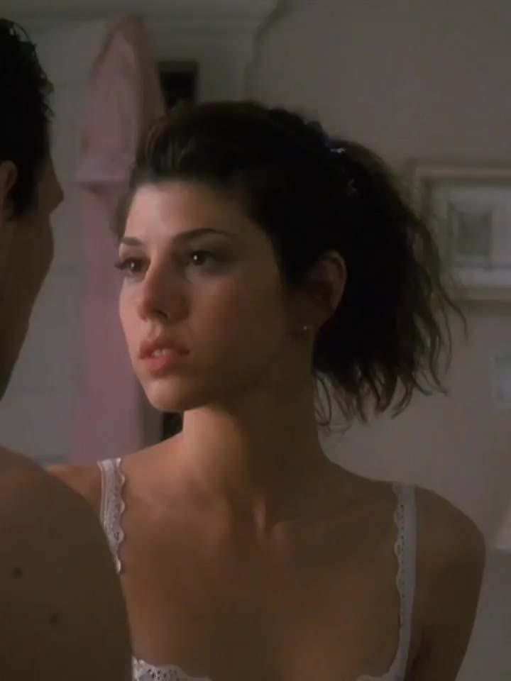 shooting with caramel kitten for rude pics Marisa Tomei at 27 #celebrity #celeb #marisatomei #ImPussy